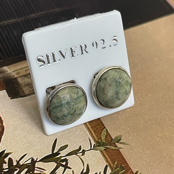 Jade Earring studs in 925 Sterling silver - Picture 4 of 13